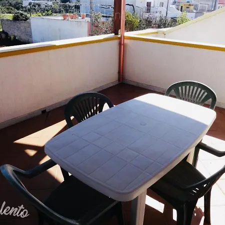 Semplice Primo Piano 2 Posti Sinfonia Lido Marini